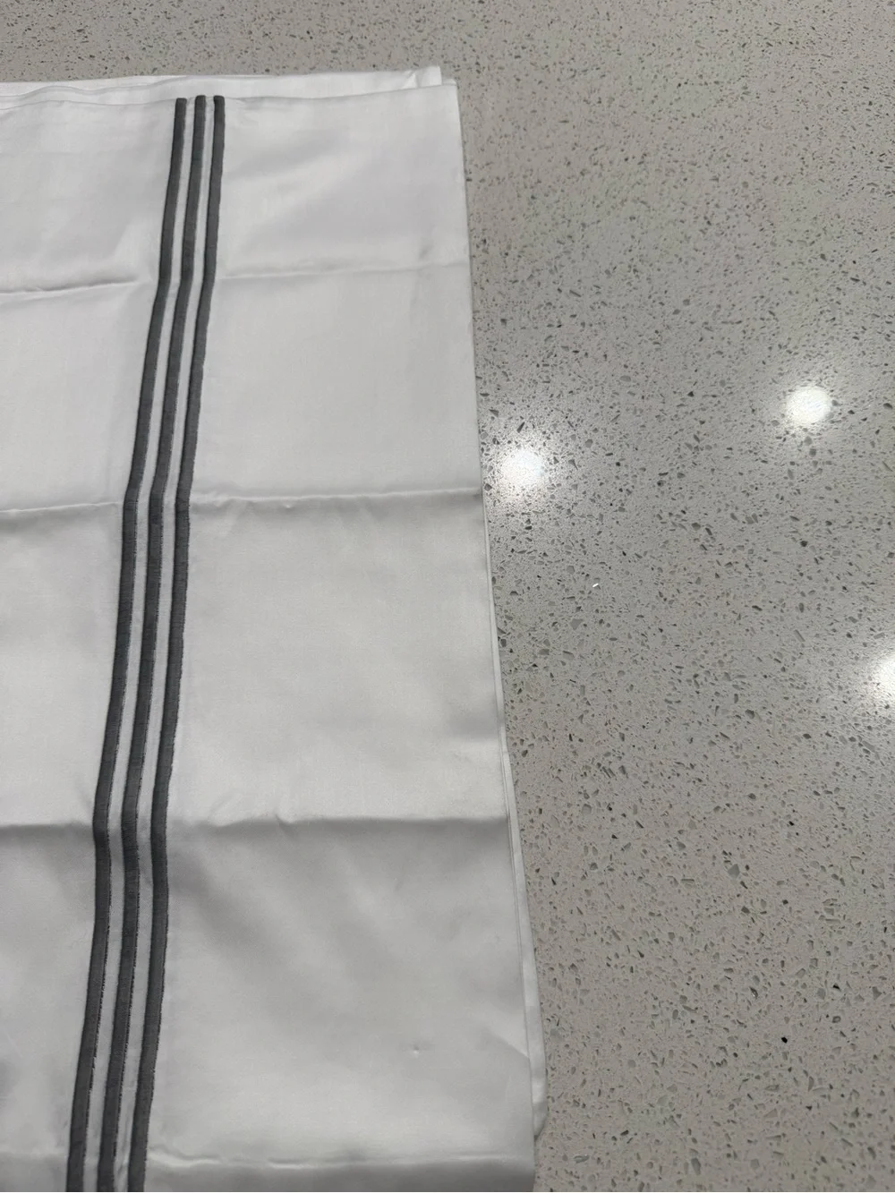 Restoration Hardware Italian Hotel White Pillow triple satin stitch Set 2 King